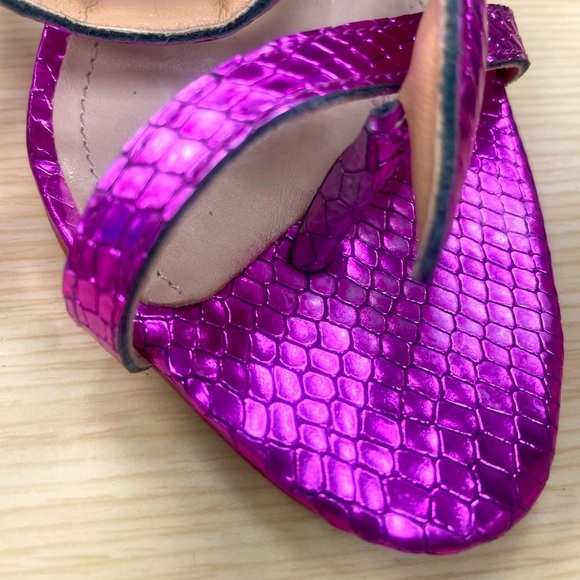 SCHUTZ Courtney High Couro Roxo Metallic Violet Embossed Sandals Shoes 7B - Picture 14 of 15